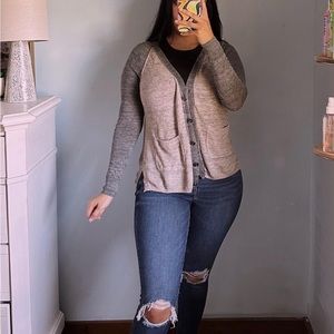 Madwell Cardigian. Size XS but could fit up to a medium. Very comfortable.